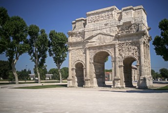 Théâtre antique et ses abords et « Arc de Triomphe » d’Orange